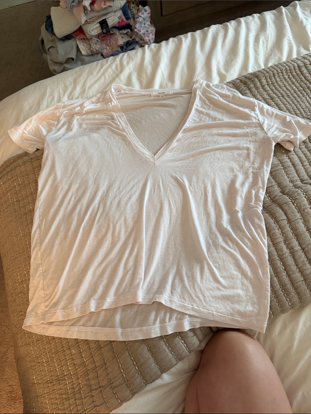Joah Brown White V-Neck Short Sleeve Tee s/m